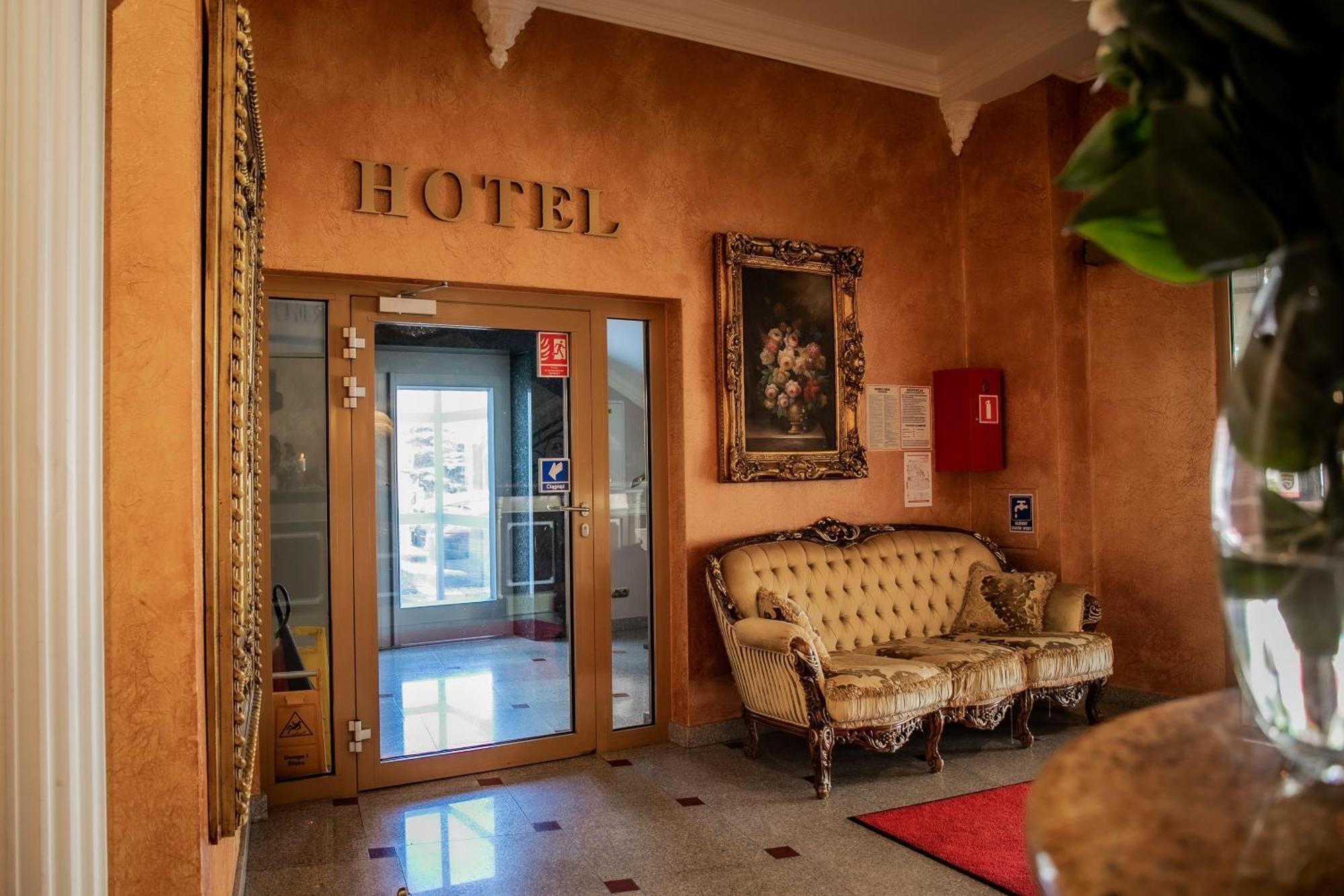 Olawian Hotel Oława Exteriér fotografie